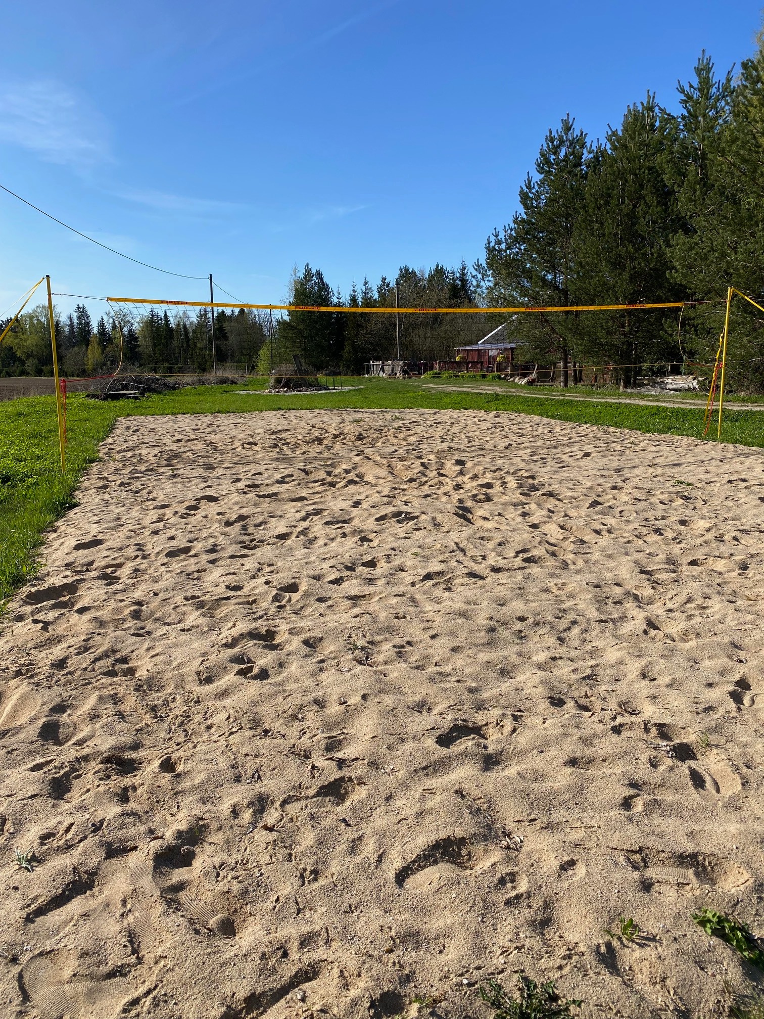 Majutusemaja võrkpalliplats