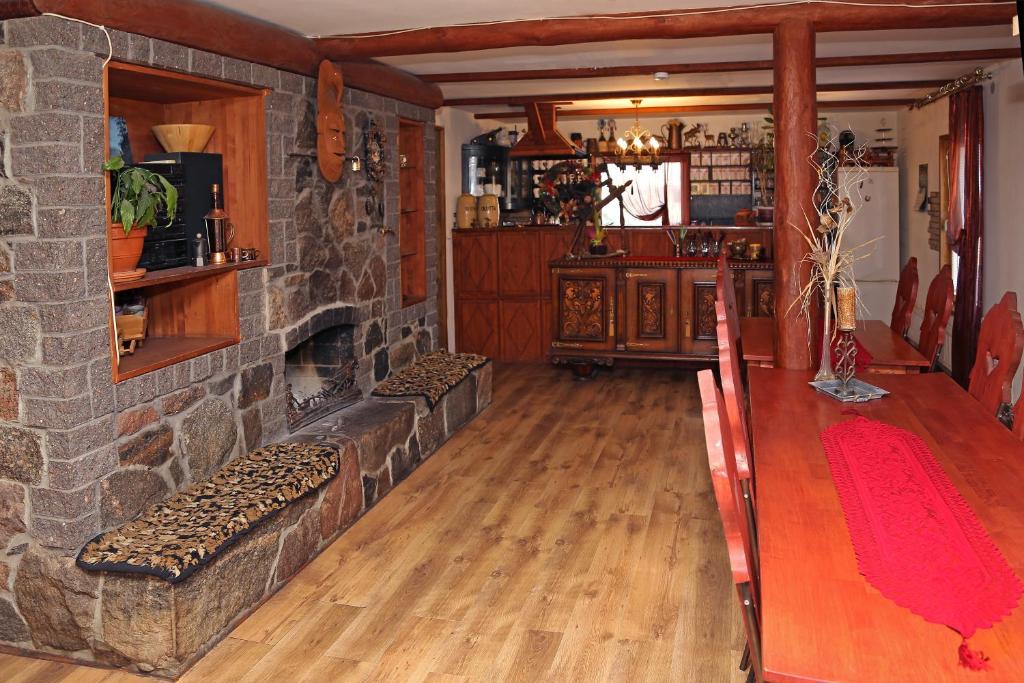 Majutusemaja kaminasaal